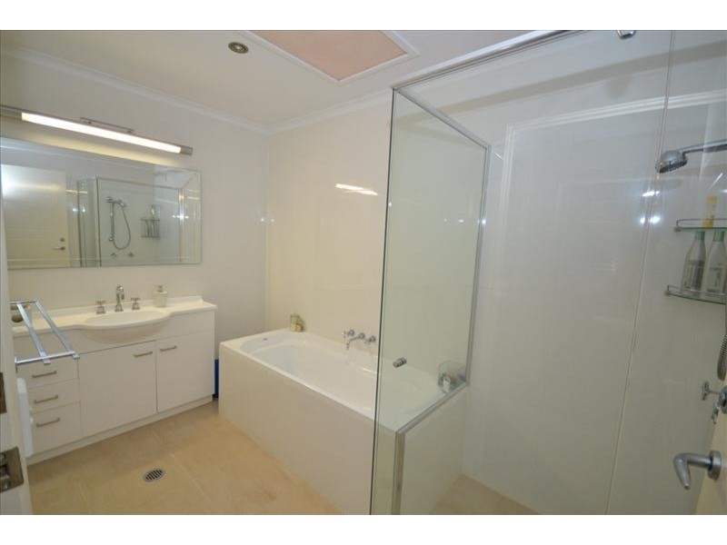91 Salerno  Street, Isle Of Capri QLD 4217