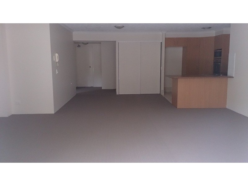 27 Walton  Street, Southport QLD 4215