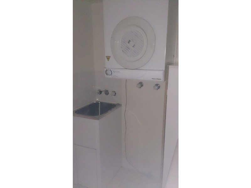 27 Walton  Street, Southport QLD 4215