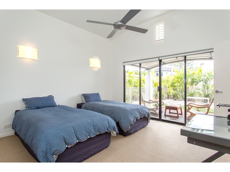 7 The Corso, Isle Of Capri QLD 4217