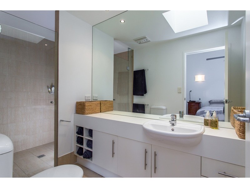 7 The Corso, Isle Of Capri QLD 4217