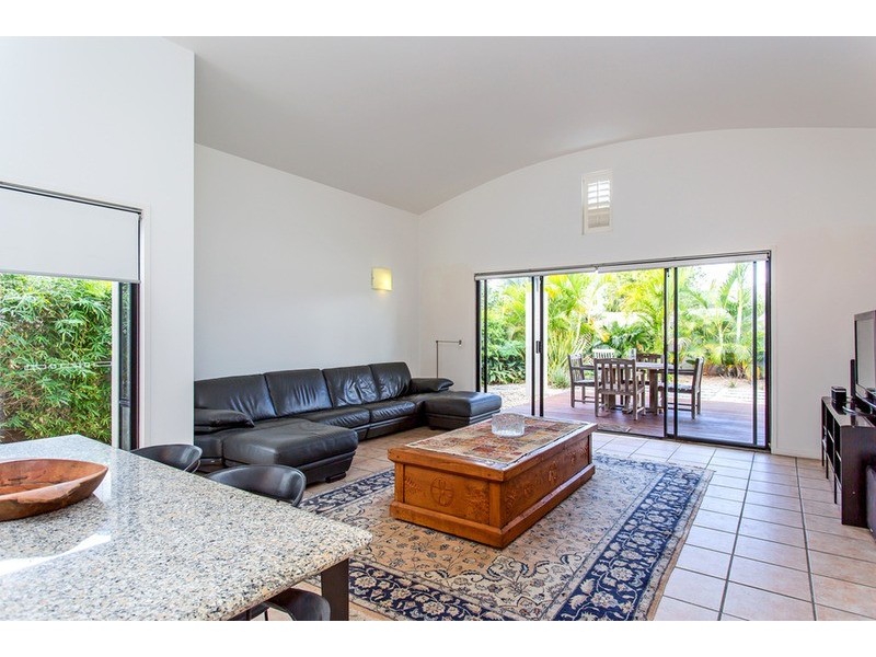 7 The Corso, Isle Of Capri QLD 4217