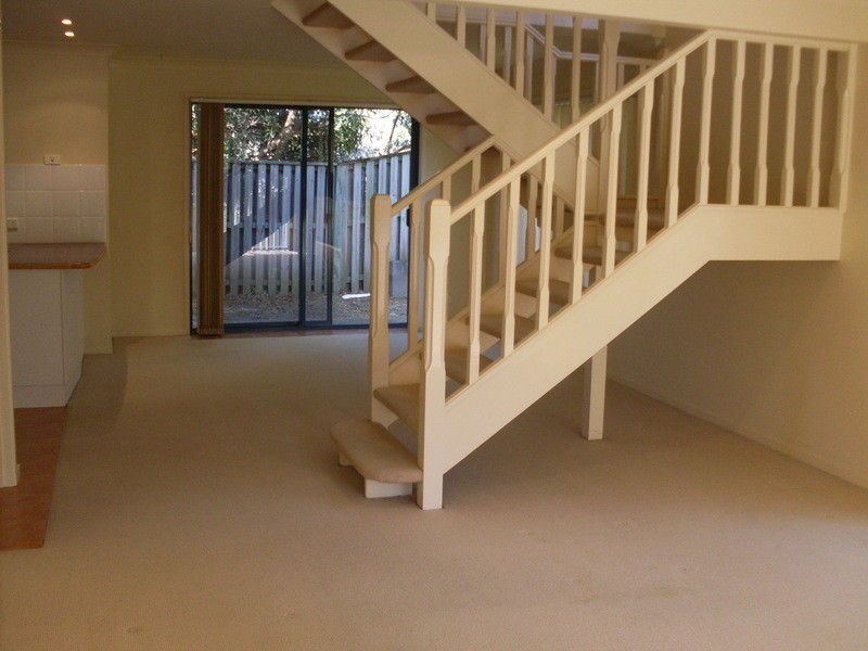 10/118 Ridgeway  Avenue, Southport QLD 4215