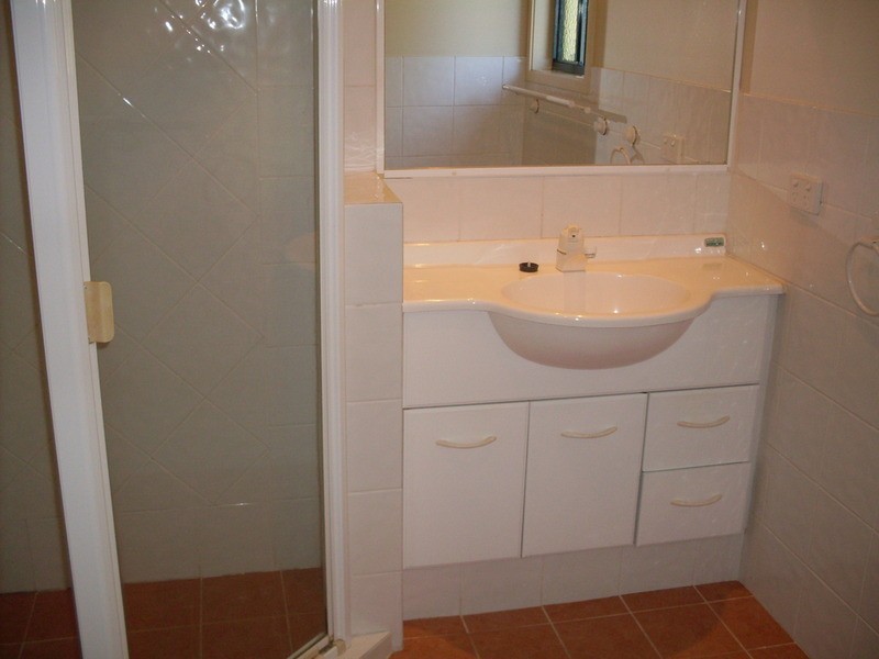 10/118 Ridgeway  Avenue, Southport QLD 4215