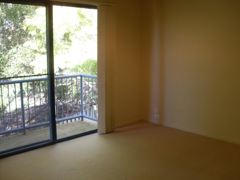 10/118 Ridgeway  Avenue, Southport QLD 4215