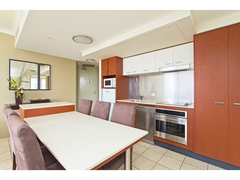 23 Ferny Avenue, Surfers Paradise QLD 4217