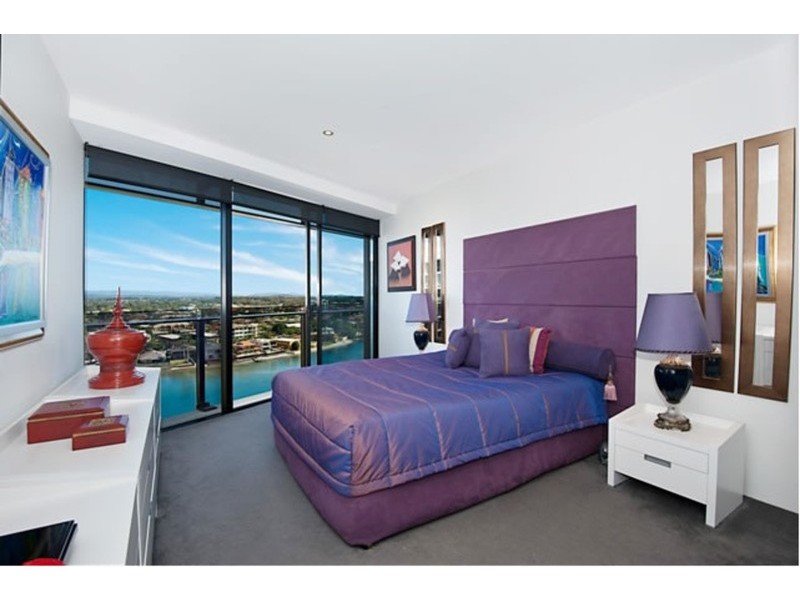 9 Ferny  Avenue, Surfers Paradise QLD 4217