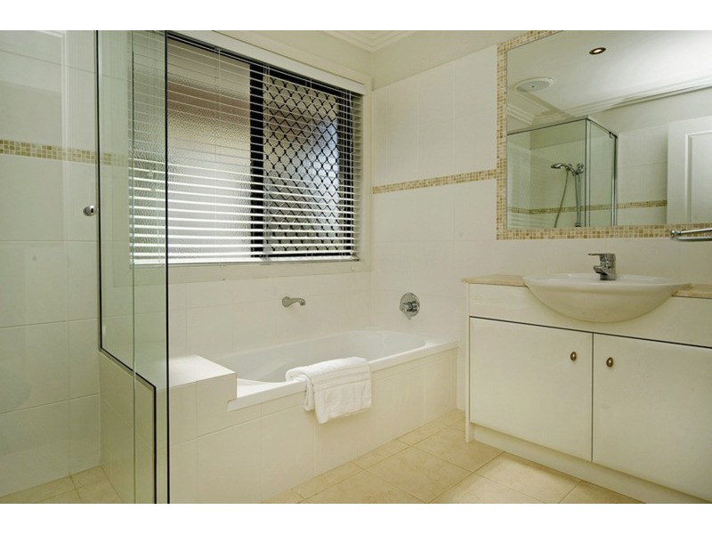 2/15 Pisa Court, Surfers Paradise QLD 4217