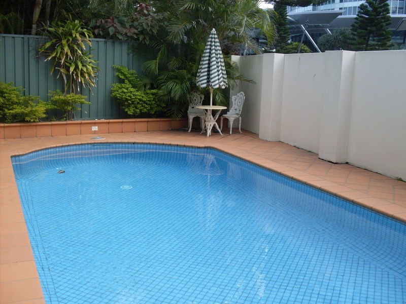 12-14 Hamilton Avenue, Surfers Paradise QLD 4217