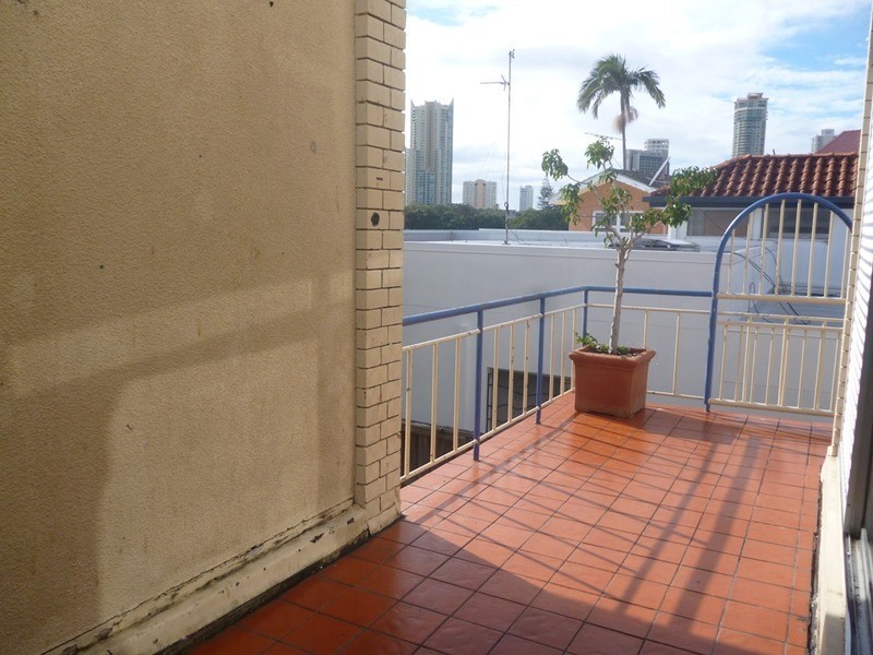 107 Stanhill Drive, Chevron Island QLD 4217