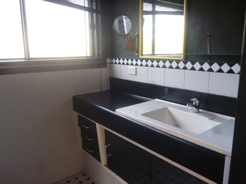 107 Stanhill Drive, Chevron Island QLD 4217