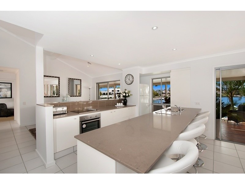 18 Argyle Crescent, Sorrento QLD 4217