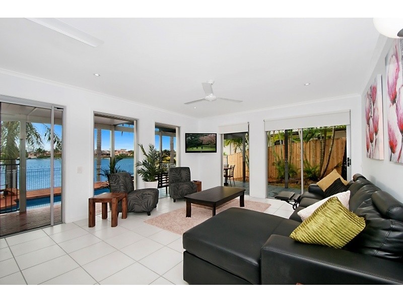 18 Argyle Crescent, Sorrento QLD 4217