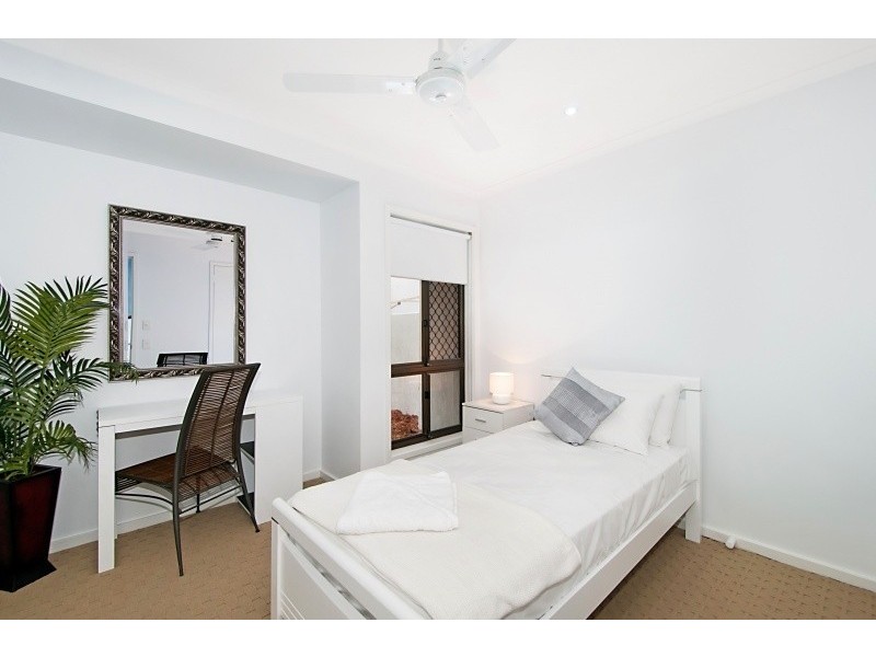 18 Argyle Crescent, Sorrento QLD 4217