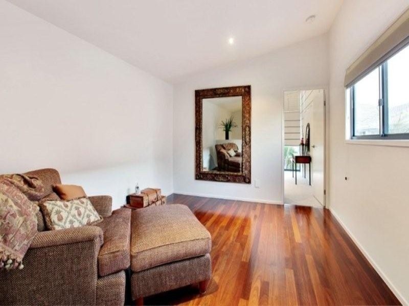 28b Armrick, Broadbeach QLD 4218