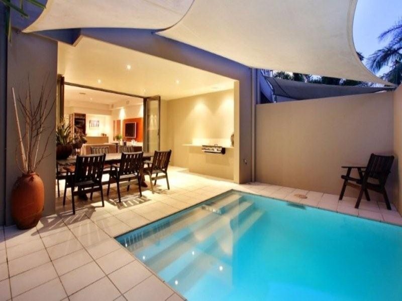 28b Armrick, Broadbeach QLD 4218