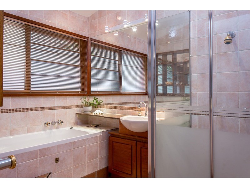 204 Cotlew  Street, Ashmore QLD 4214