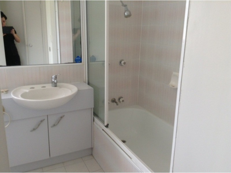 32 Monaco  Street, Broadbeach QLD 4218