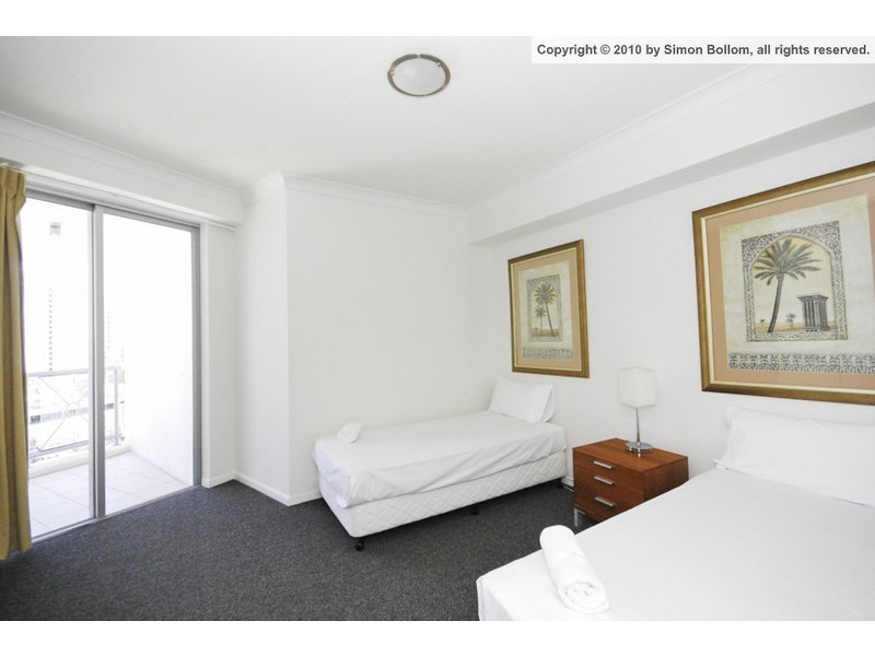 23 Ferny Avenue, Surfers Paradise QLD 4217