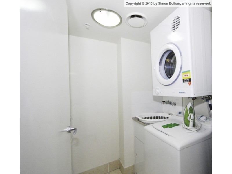 23 Ferny Avenue, Surfers Paradise QLD 4217