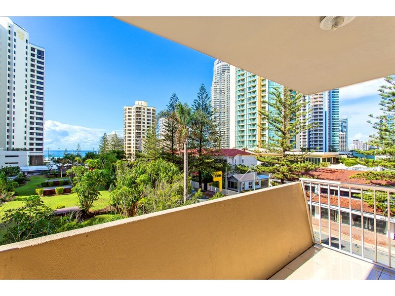 36 “Paradise Towers”/3049 Surfers Paradise Boulevard, Surfers Paradise QLD 4217