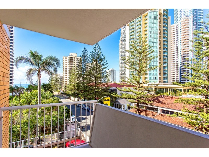36 “Paradise Towers”/3049 Surfers Paradise Boulevard, Surfers Paradise QLD 4217