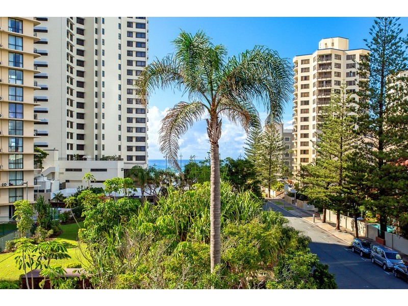 36 “Paradise Towers”/3049 Surfers Paradise Boulevard, Surfers Paradise QLD 4217
