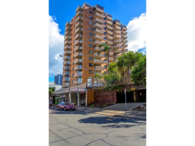 36 “Paradise Towers”/3049 Surfers Paradise Boulevard, Surfers Paradise QLD 4217