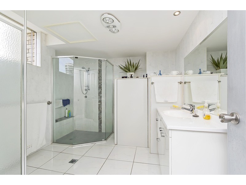 11/11 Paradise Island Drive, Surfers Paradise QLD 4217