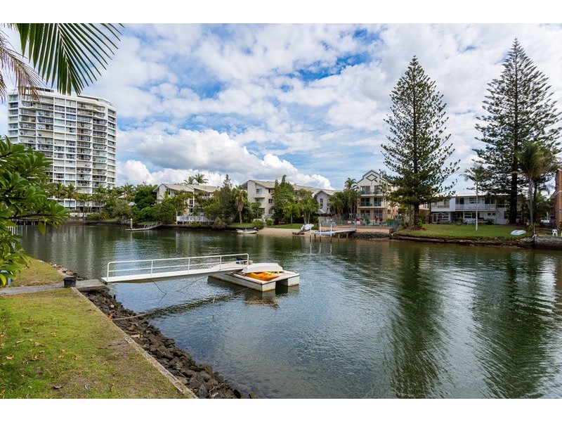 11/11 Paradise Island Drive, Surfers Paradise QLD 4217