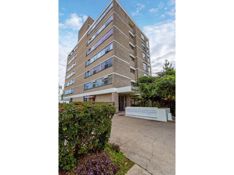 11/11 Paradise Island Drive, Surfers Paradise QLD 4217