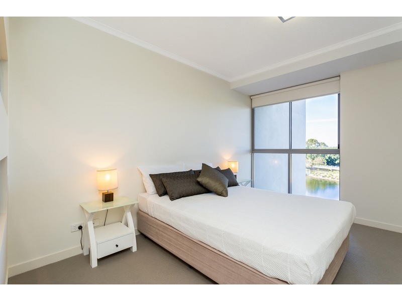 135 Lakelands Drive, Merrimac QLD 4226