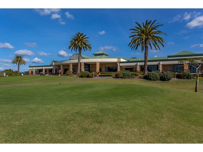 135 Lakelands Drive, Merrimac QLD 4226
