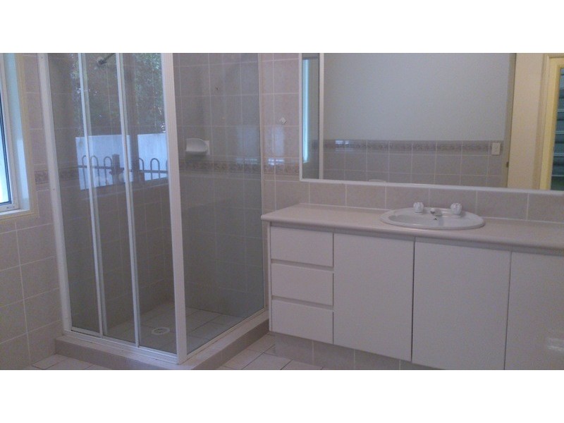 128 Port Jackson  Boulevard, Clear Island Waters QLD 4226