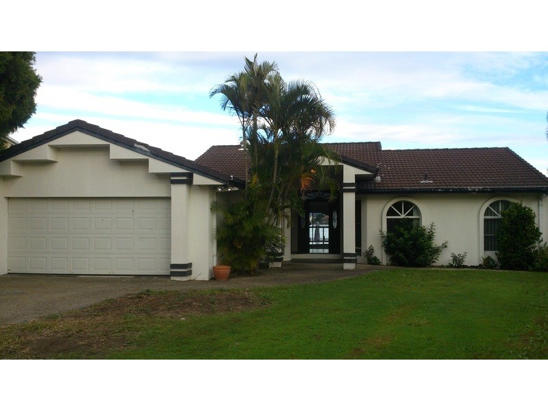 128 Port Jackson  Boulevard, Clear Island Waters QLD 4226