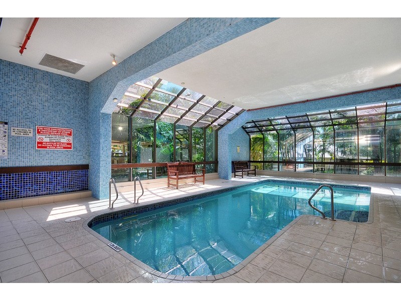 28 Northcliffe Terrace, Surfers Paradise QLD 4217
