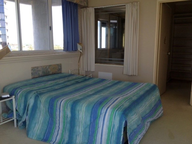 19 Riverview Parade, Surfers Paradise QLD 4217