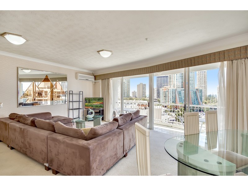 40/19 Riverview Parade, Surfers Paradise QLD 4217