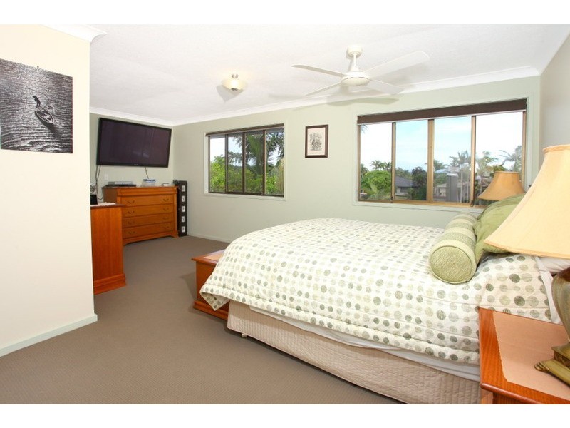 30 Conifer Crescent, Broadbeach Waters QLD 4218