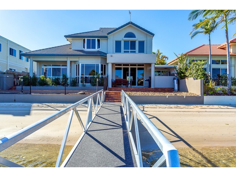 12 Buccaneer Court, Paradise Waters QLD 4217