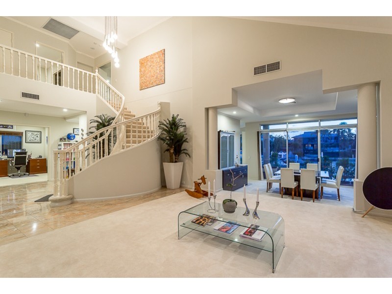 12 Buccaneer Court, Paradise Waters QLD 4217