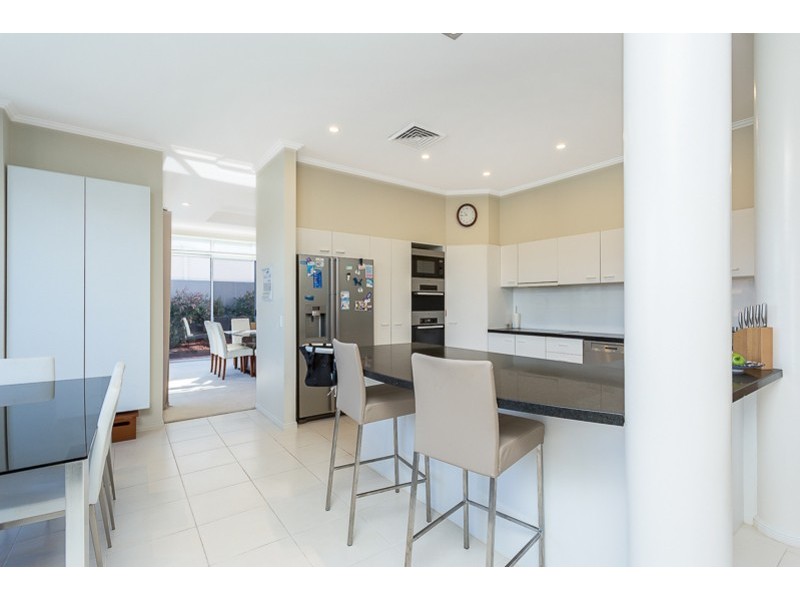 12 Buccaneer Court, Paradise Waters QLD 4217