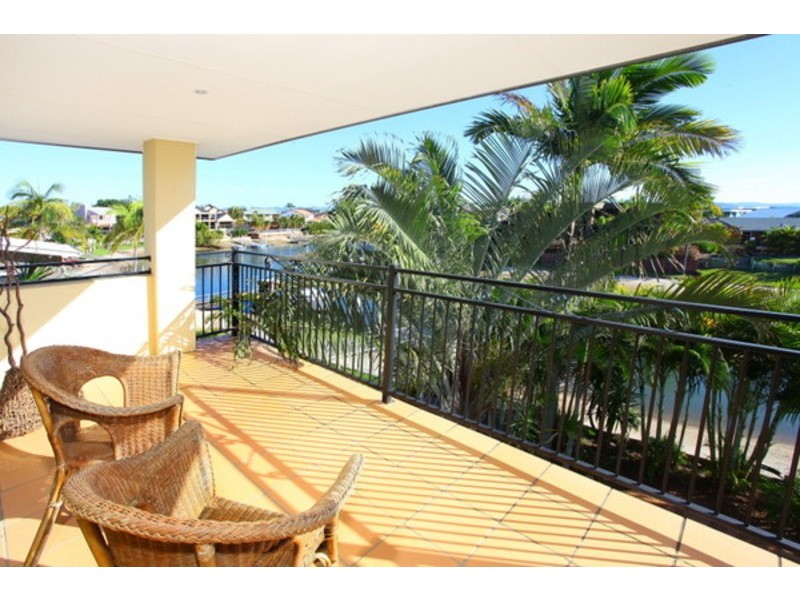 8  Clontarf Avenue, Bundall QLD 4217