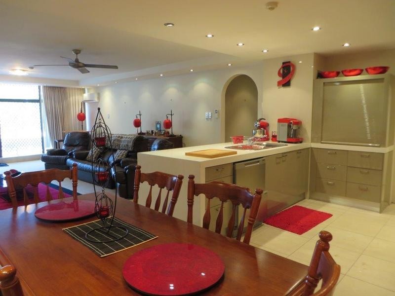 33 Thornton Street, Surfers Paradise QLD 4217