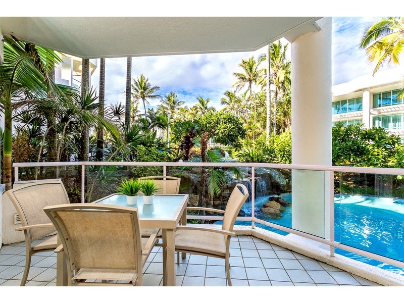 Villa 1/71 Seaworld Drive, Main Beach QLD 4217