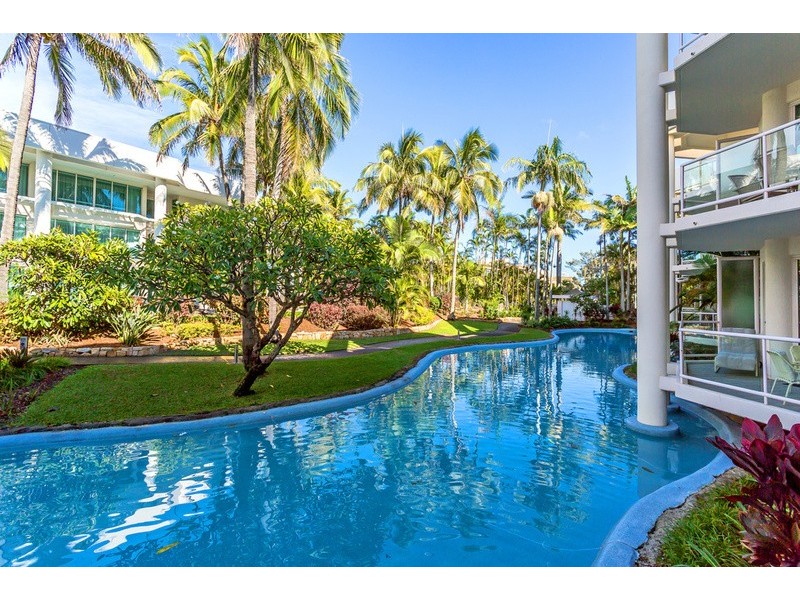 Villa 1/71 Seaworld Drive, Main Beach QLD 4217