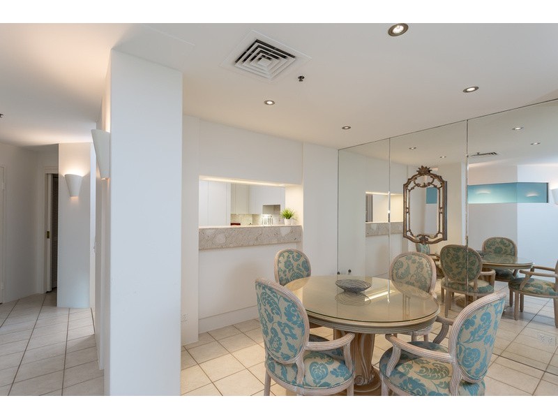 Villa 1/71 Seaworld Drive, Main Beach QLD 4217