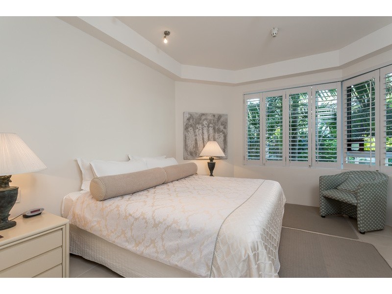 Villa 1/71 Seaworld Drive, Main Beach QLD 4217