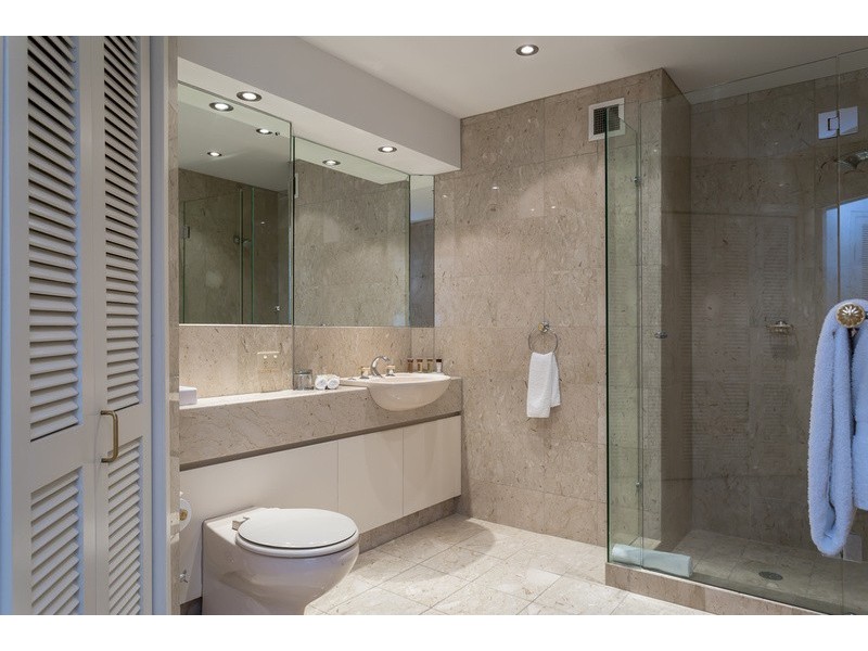 Villa 1/71 Seaworld Drive, Main Beach QLD 4217