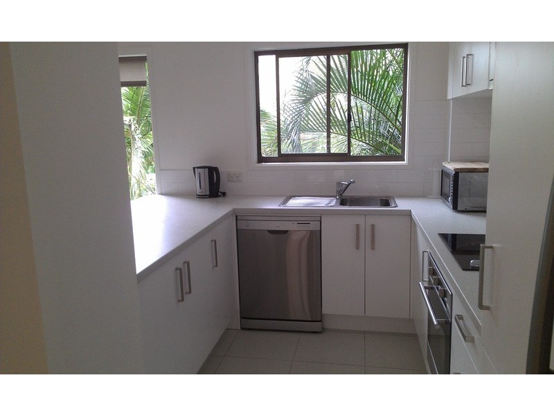 5 Pacific  Street, Main Beach QLD 4217